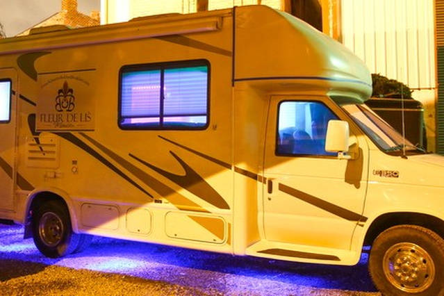 Picture of front left side of Party Bus